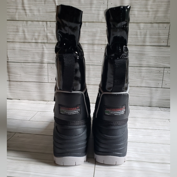 Cabrade Winter Waterproof Insulated Boots - Picture 4 of 9